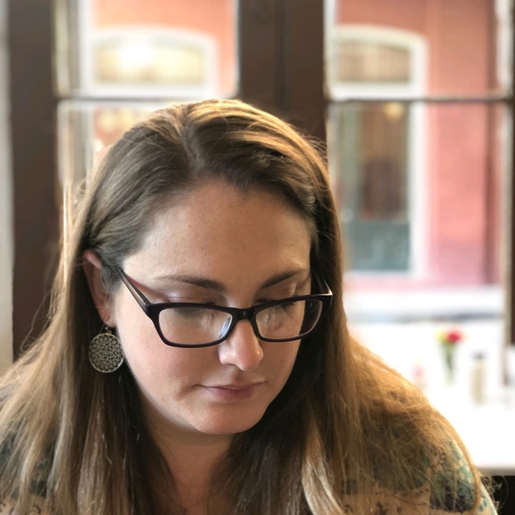 Meet your Posher, Elizabeth - Picture 1 of 1